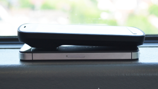 Illustration for article titled Nokia 808 PureView Hands-On: A Superb Camera (With a Phone Attached)